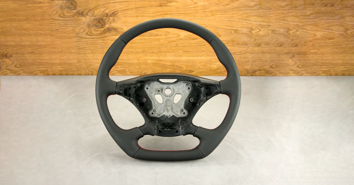 Modyfikacja i obszycie kierownicy Scania