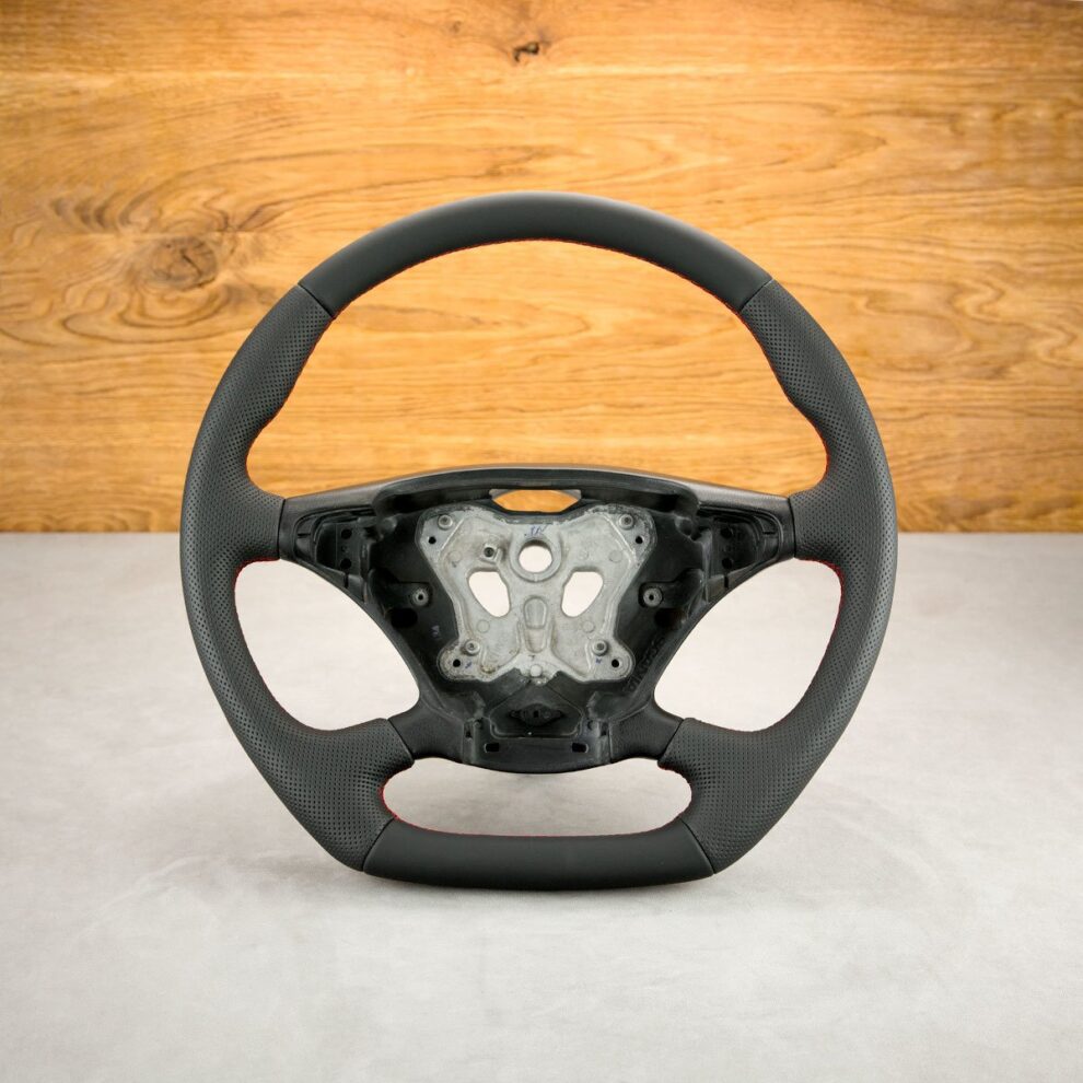 Modyfikacja i obszycie kierownicy Scania