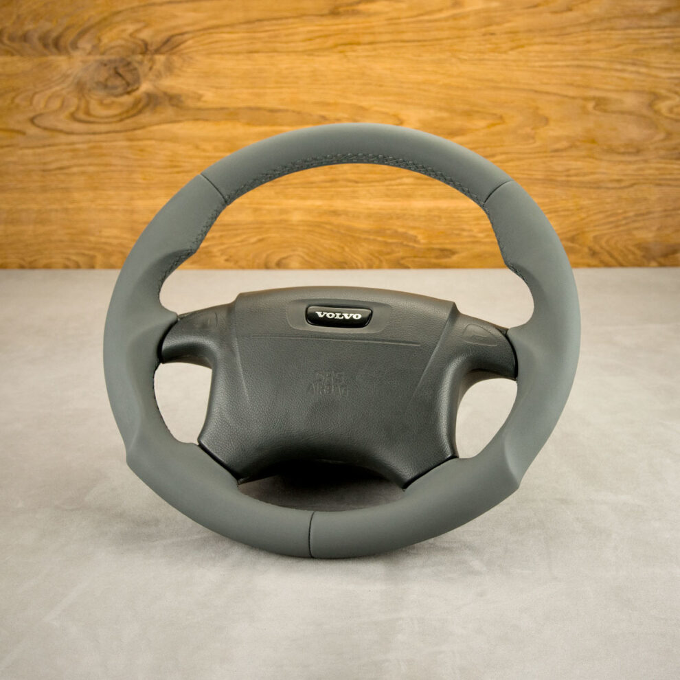 Modyfikacja i obszycie kierownicy Volvo C70