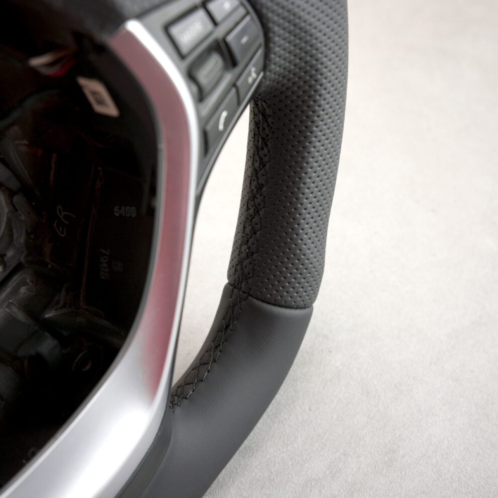 Modyfikacja i obszycie kierownicy BMW F30