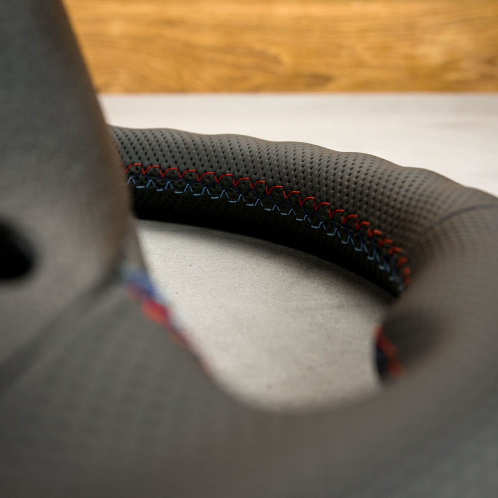 Modyfikacja i obszycie kierownicy BMW F10