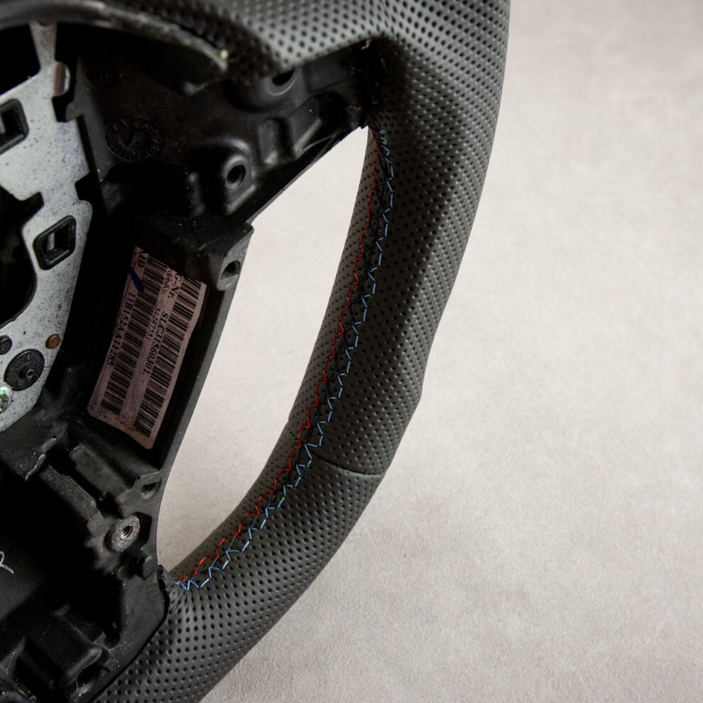 Modyfikacja i obszycie kierownicy BMW F10