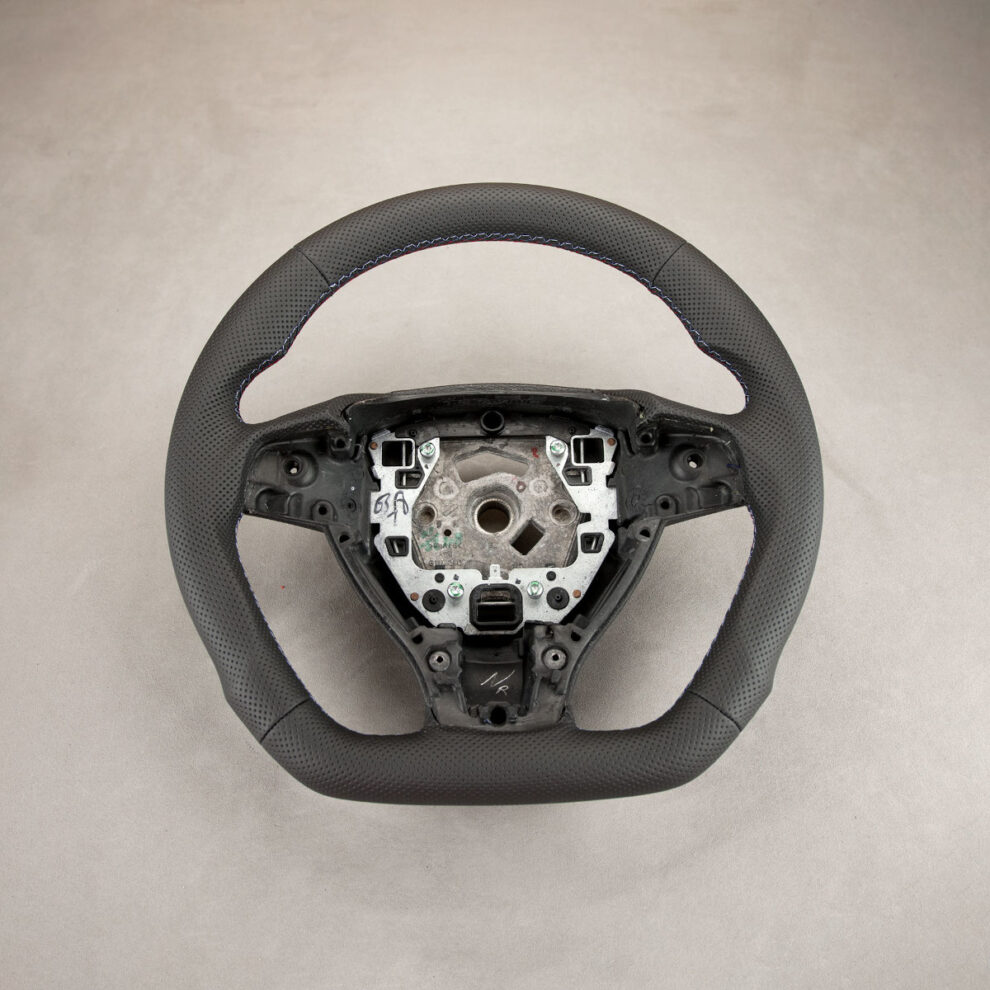 Modyfikacja i obszycie kierownicy BMW F10