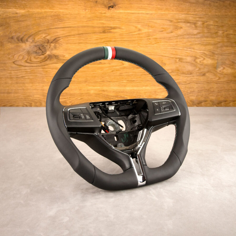 Modyfikacja i obszycie kierownicy Maserati Ghibli