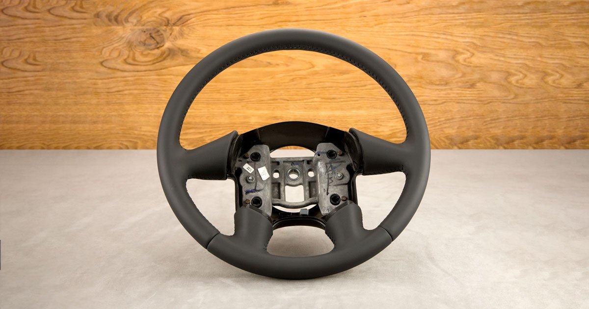 Obszycie kierownicy Chevrolet Corvette
