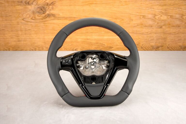 Modyfikacja i obszycie kierownicy Ford Fiesta Mk7