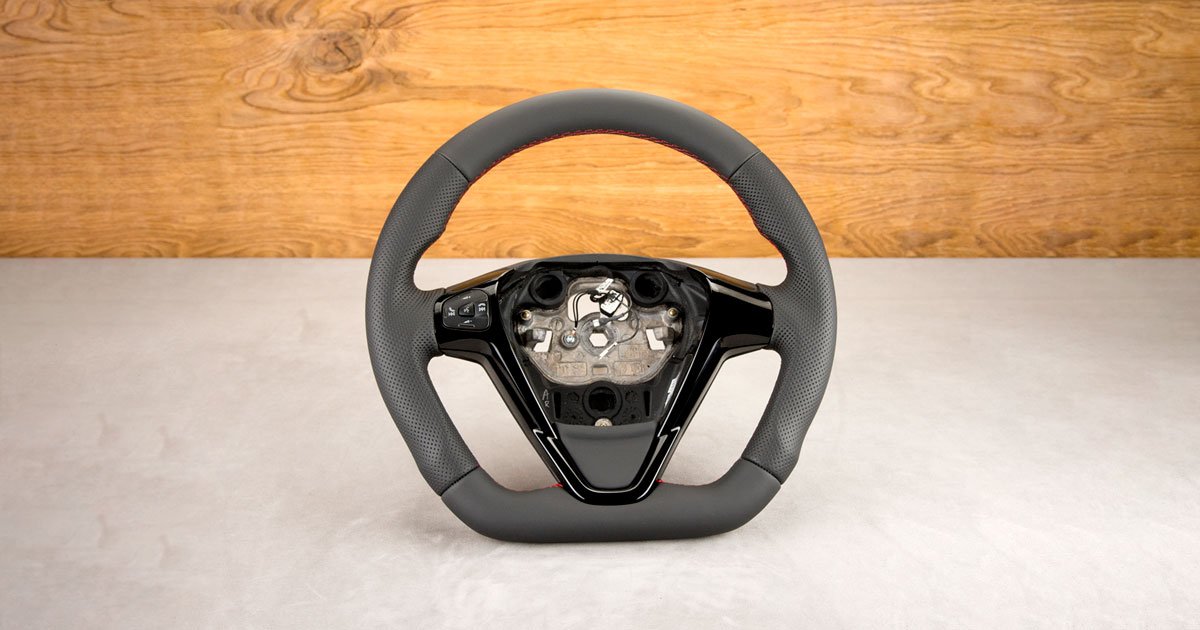 Modyfikacja i obszycie kierownicy Ford Fiesta Mk7