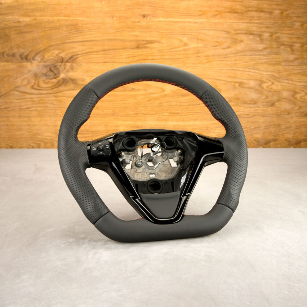 Modyfikacja i obszycie kierownicy Ford Fiesta Mk7