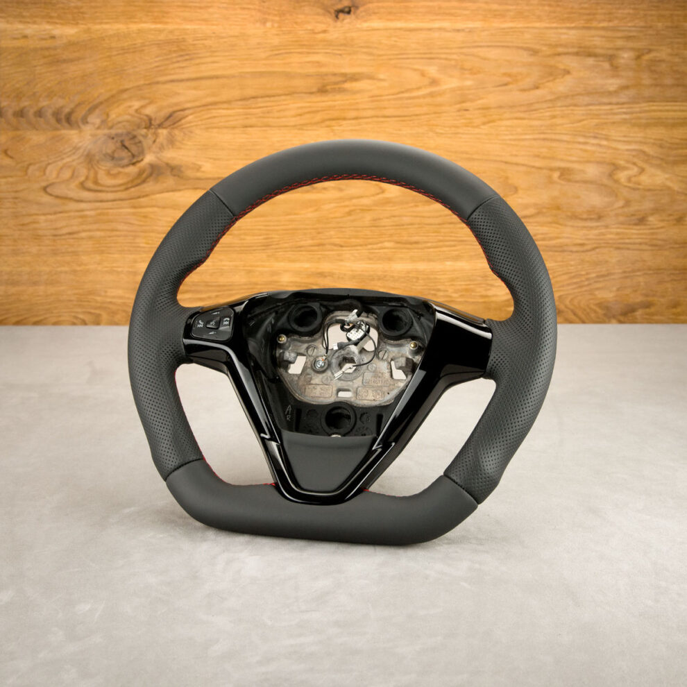 Modyfikacja i obszycie kierownicy Ford Fiesta Mk7