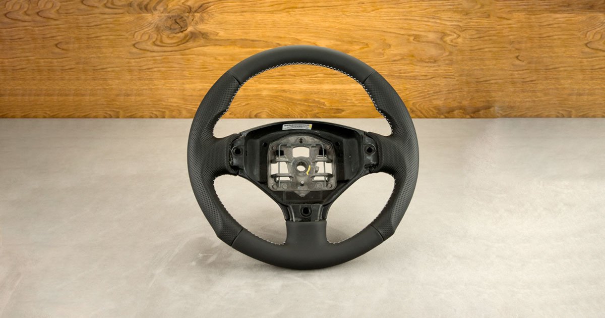 Modyfikacja i obszycie kierownicy Peugeot 308 T7