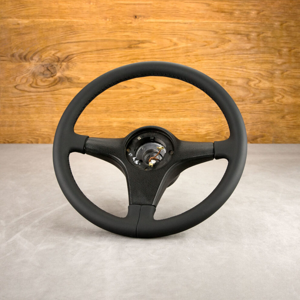 Obszycie kierownicy BMW E30