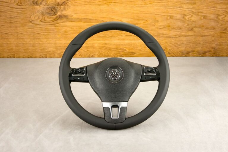 Obszycie kierownicy Volkswagen Golf VI