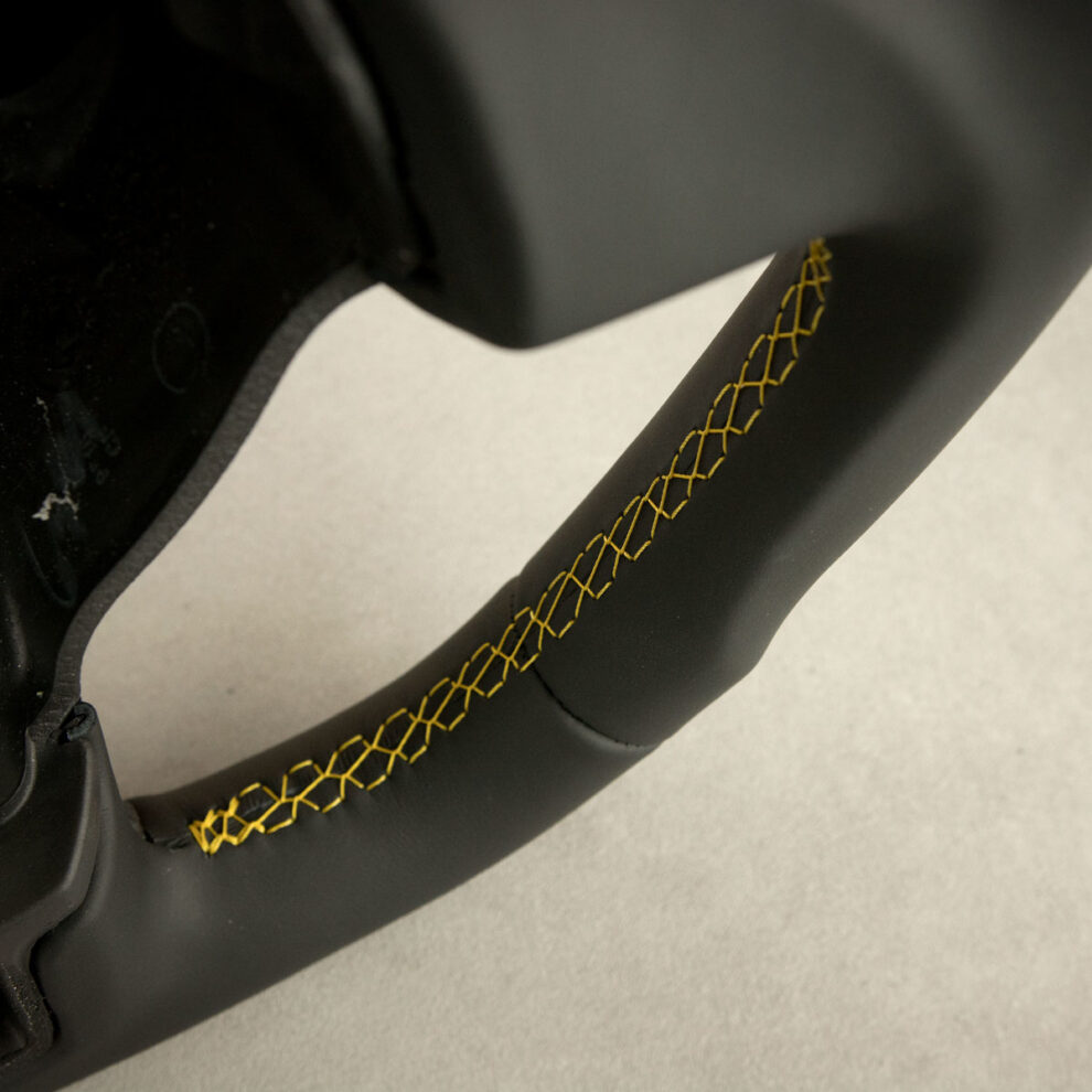 Modyfikacja i obszycie kierownicy Volkswagen Caddy III