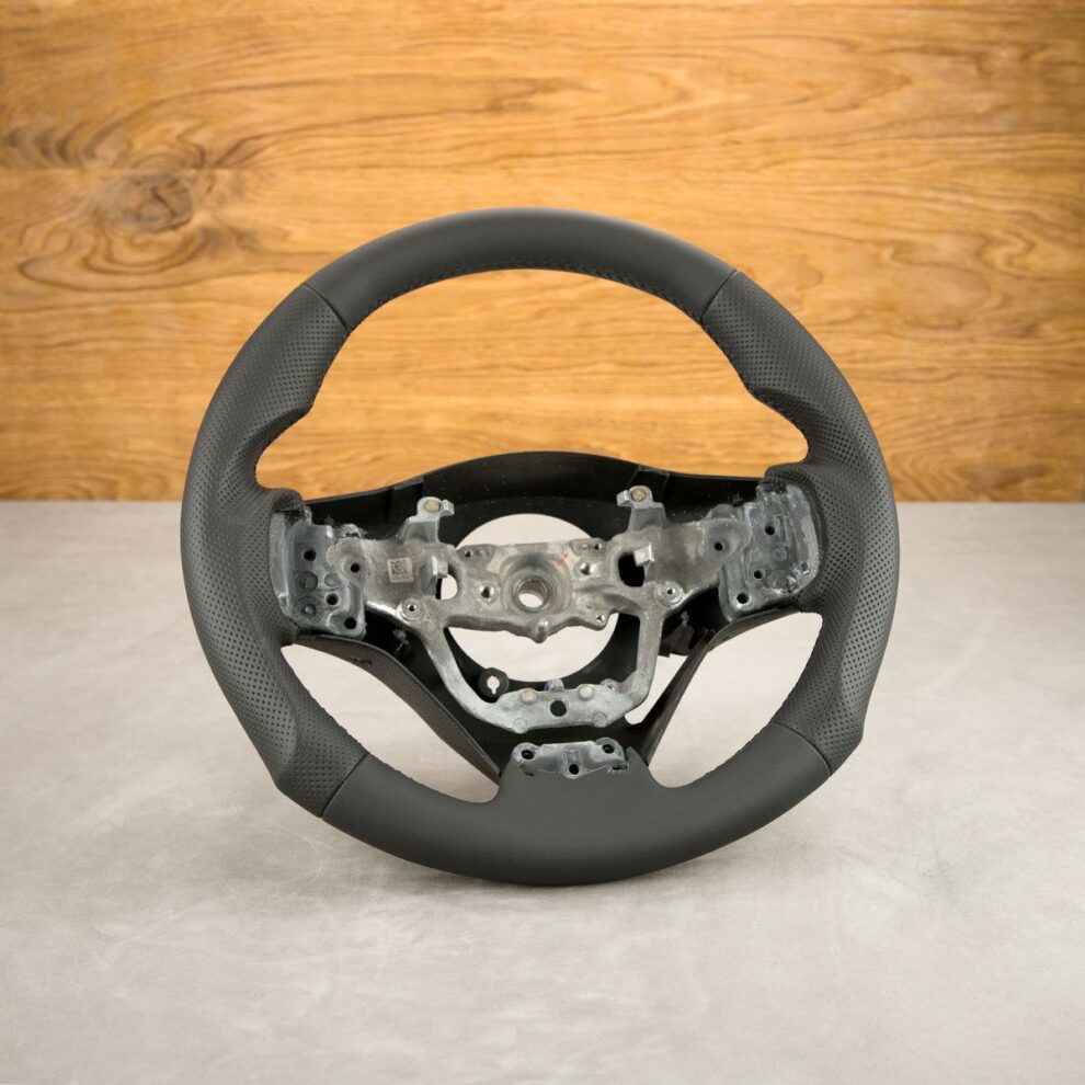 Modyfikacja i obszycie kierownicy Toyota Corolla E16