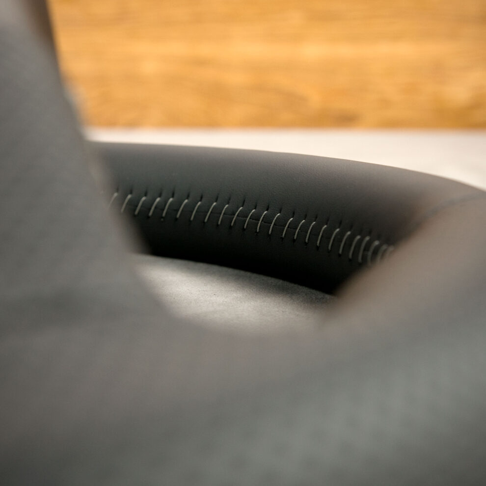 Modyfikacja i obszycie kierownicy Dacia Duster