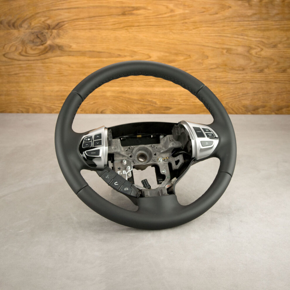 Obszycie kierownicy Mitsubishi Outlander II