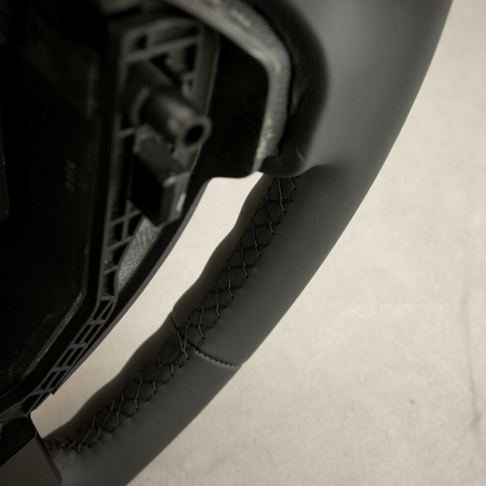 Obszycie kierownicy Dacia Duster