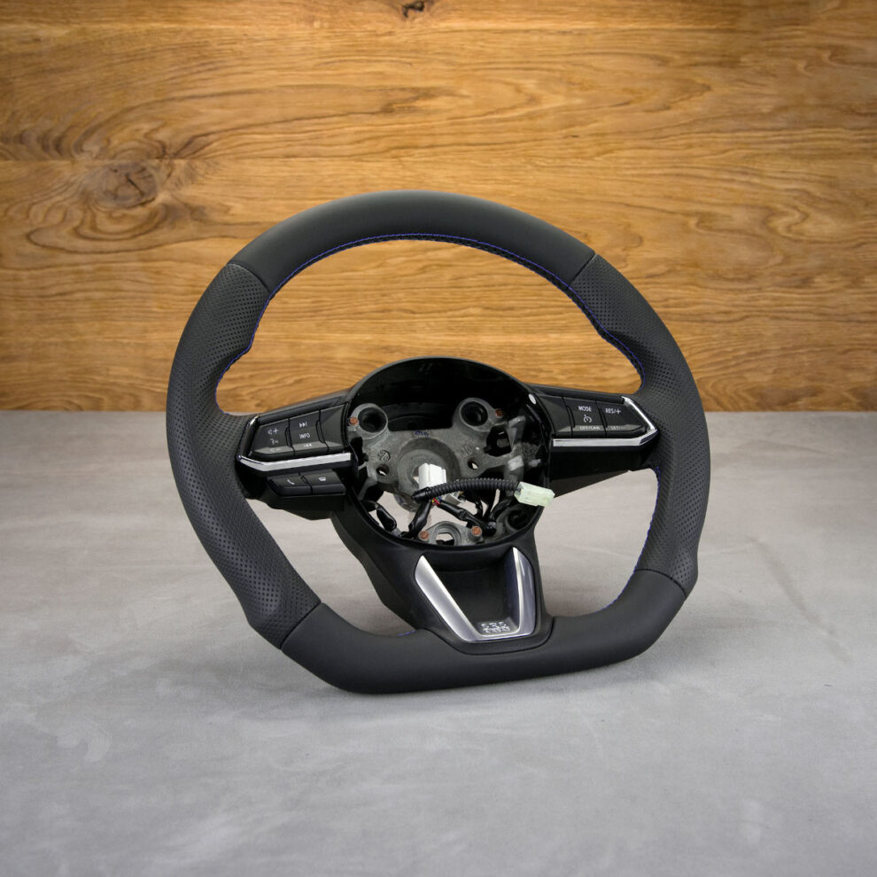 Modyfikacja i obszycie kierownicy Mazda 5