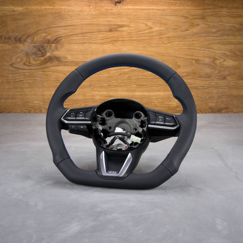Modyfikacja i obszycie kierownicy Mazda 5
