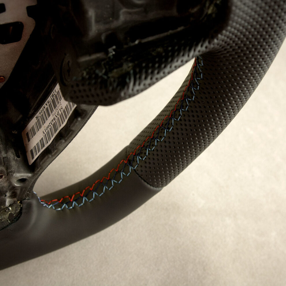 Modyfikacja i obszycie kierownicy BMW F10