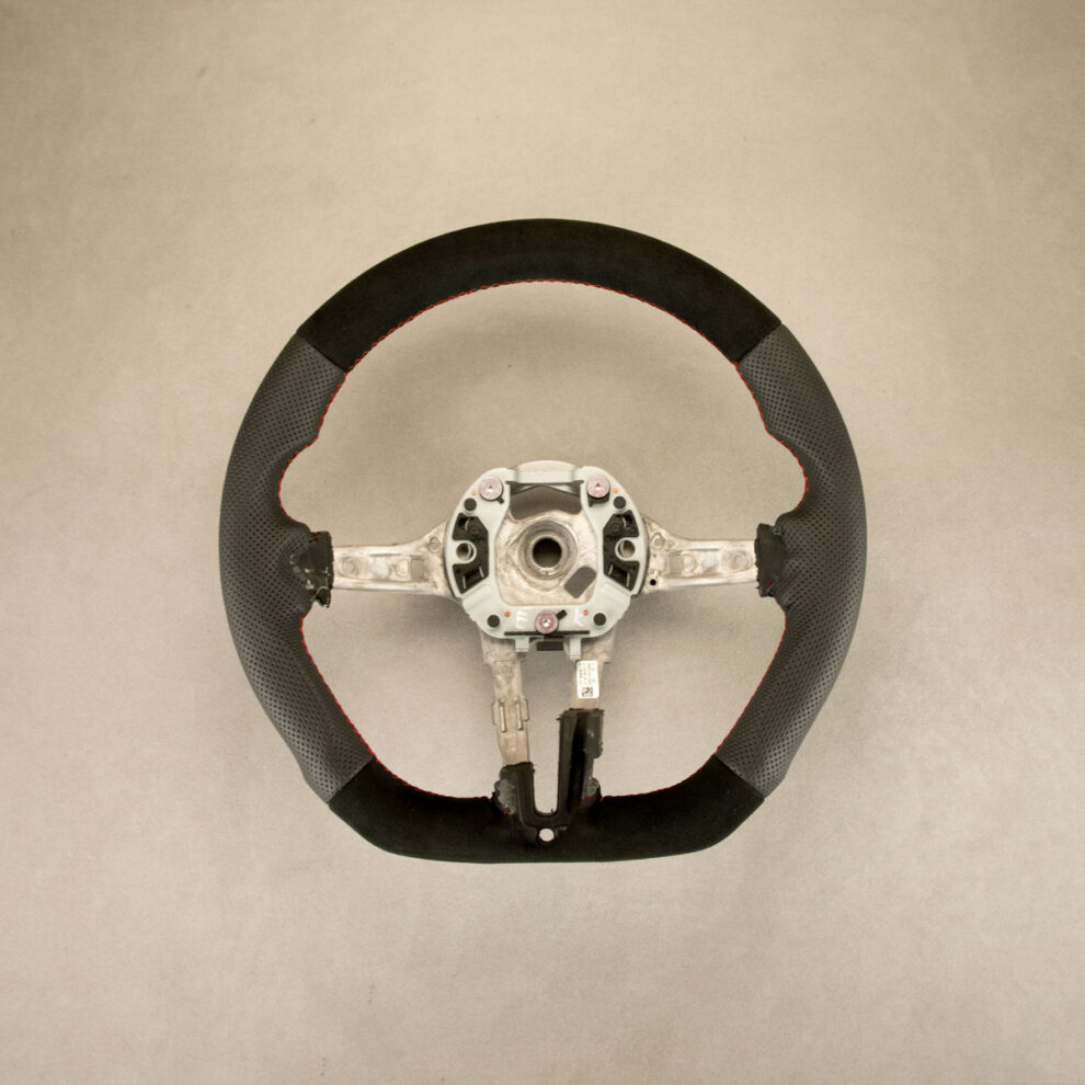 Modyfikacja i obszycie kierownicy BMW F30