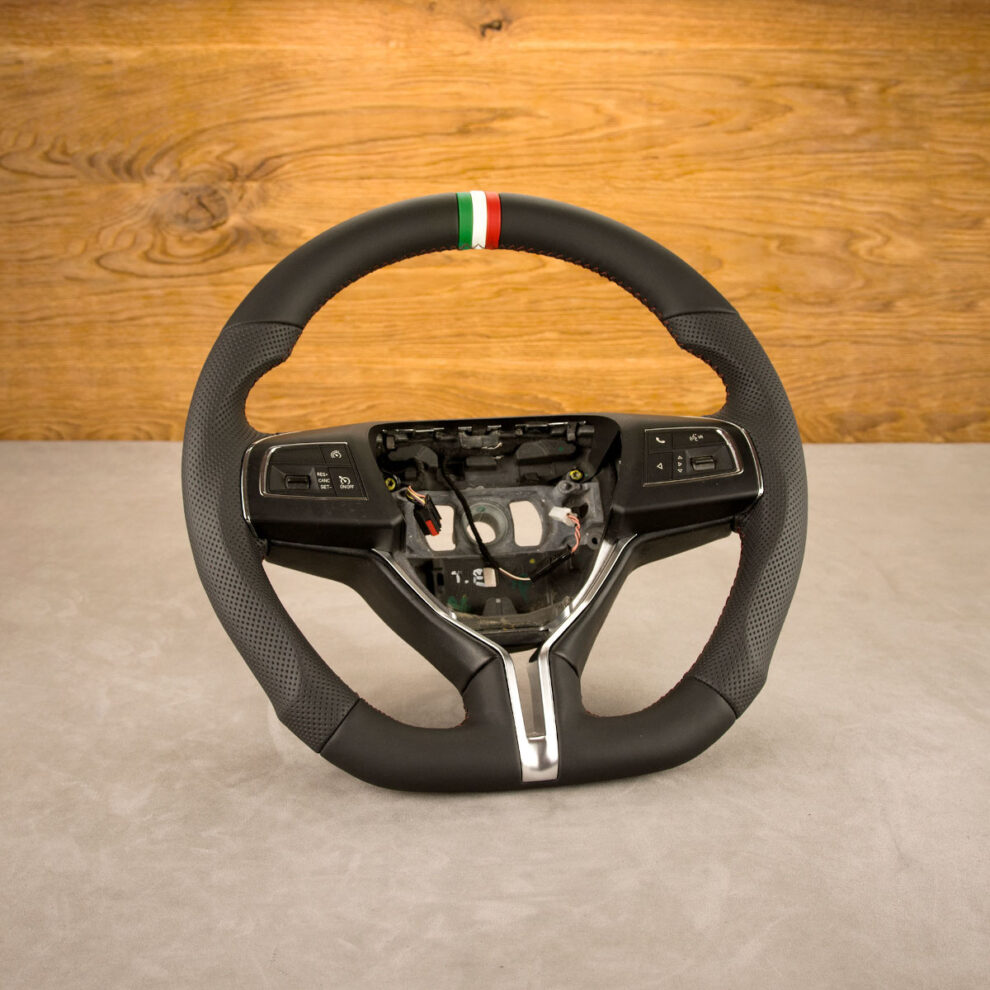 Modyfikacja i obszycie kierownicy Maserati Levante