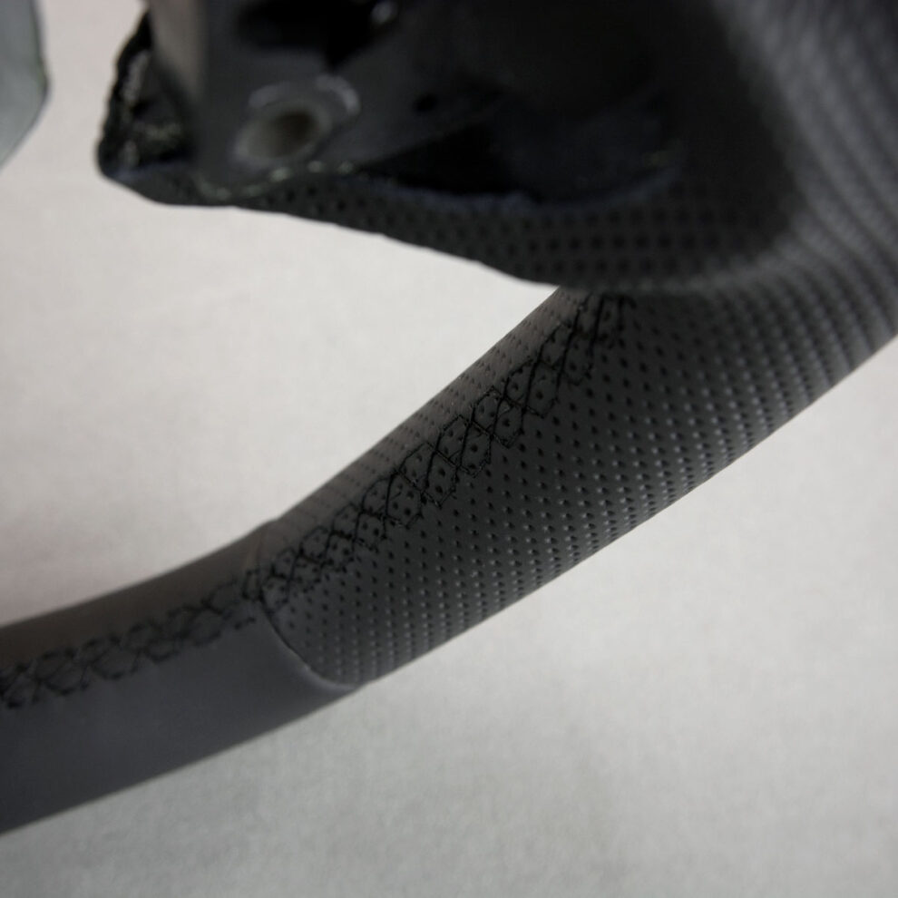 Modyfikacja i obszycie kierownicy Suzuki Grand Vitara II