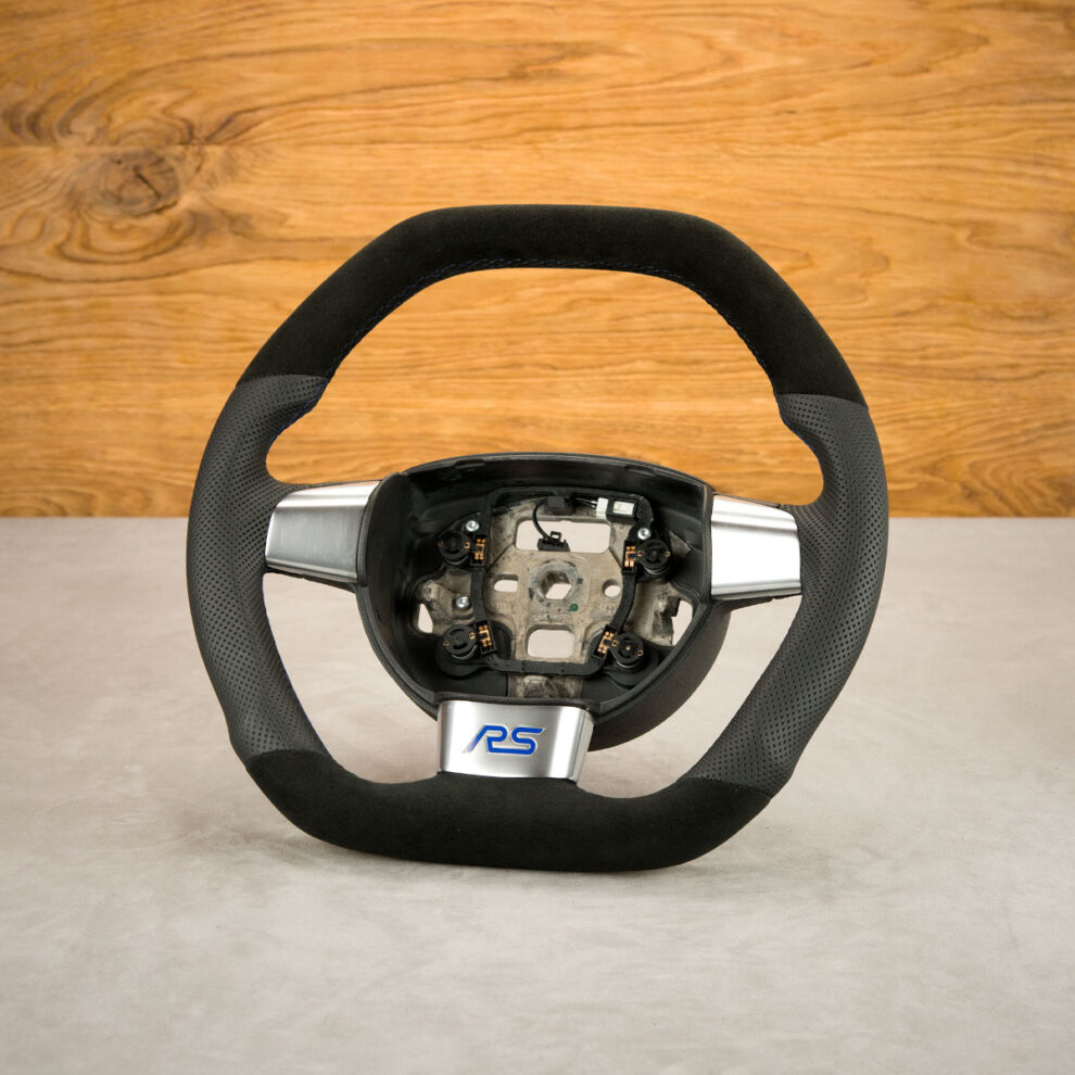 Modyfikacja i obszycie kierownicy Ford Focus RS Mk3