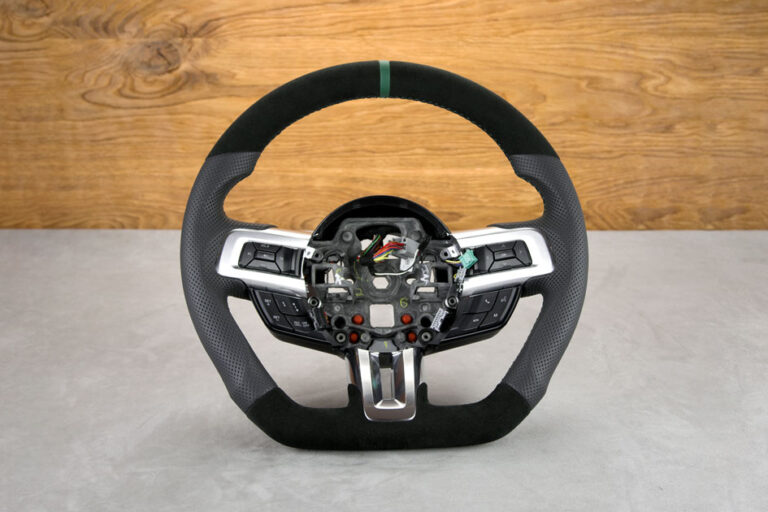 Modyfikacja i obszycie kierownicy Ford Mustang VI Bullitt