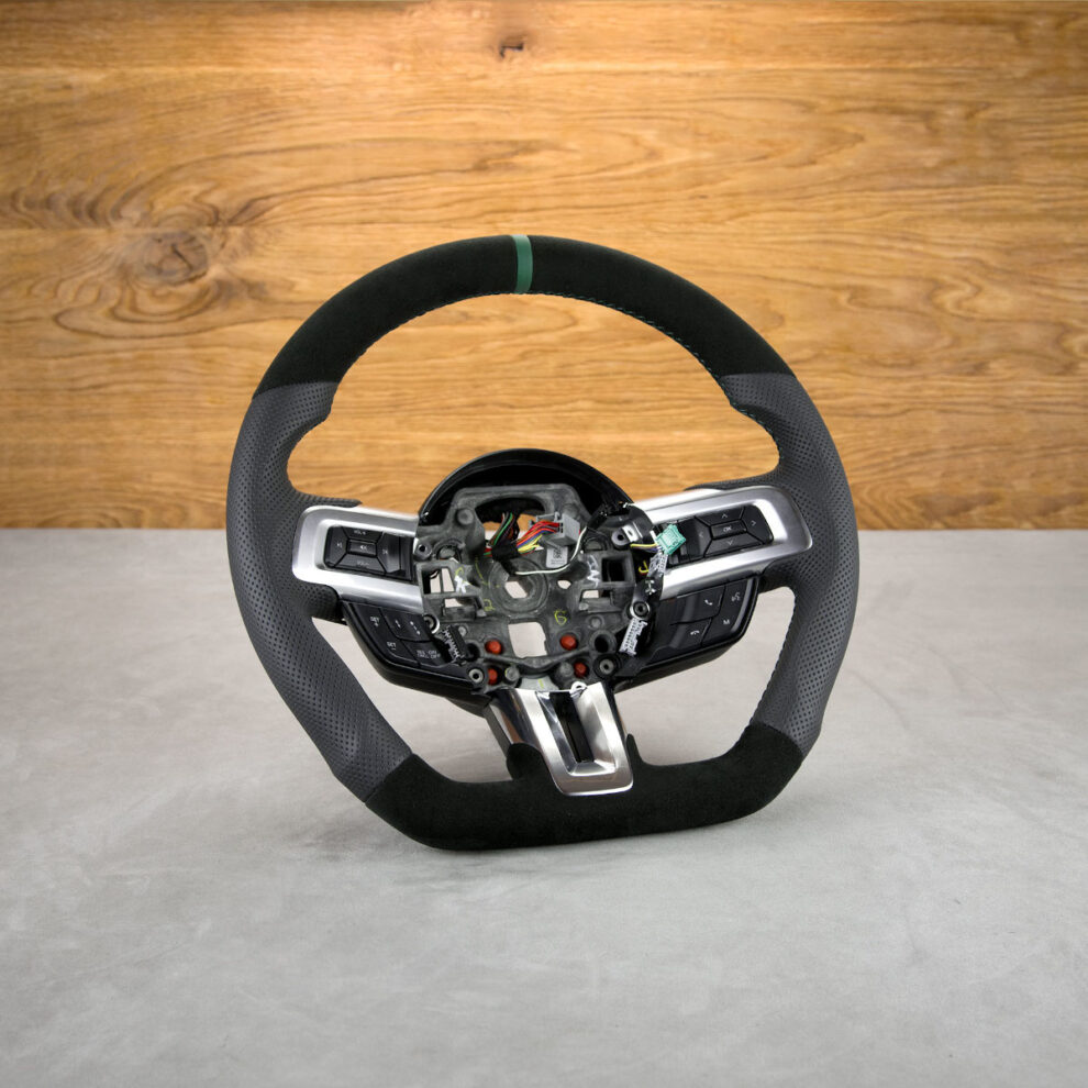 Modyfikacja i obszycie kierownicy Ford Mustang VI Bullitt