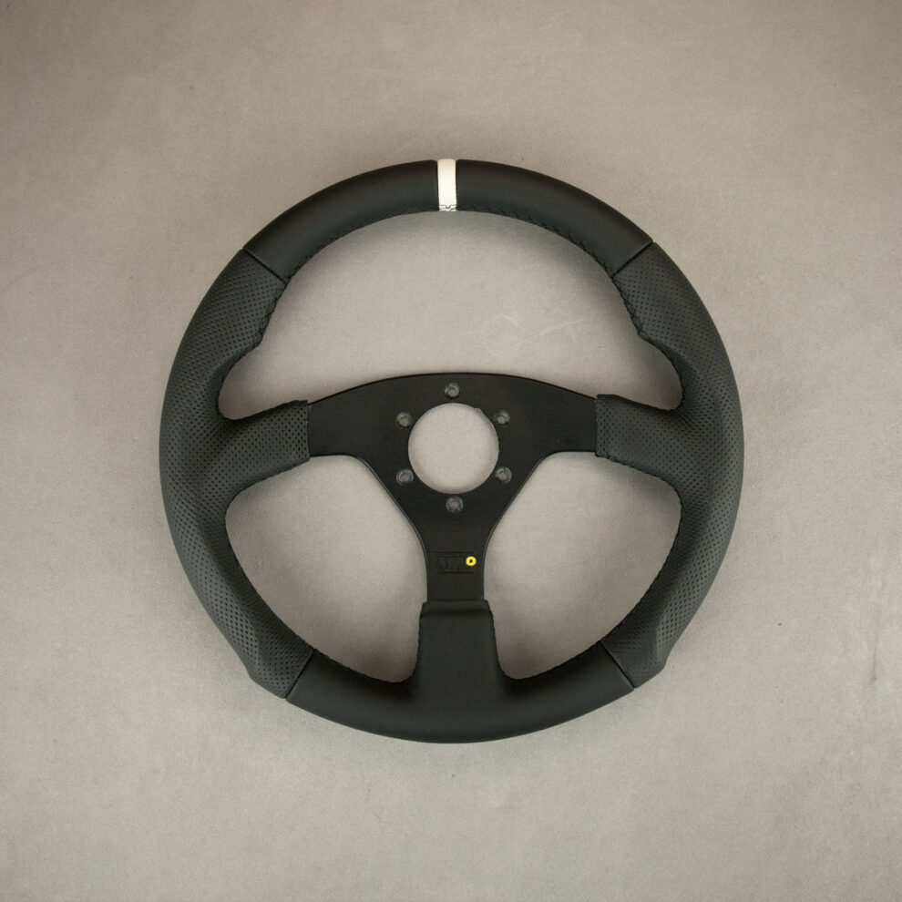 Modyfikacja i obszycie kierownicy Land Rover Defender