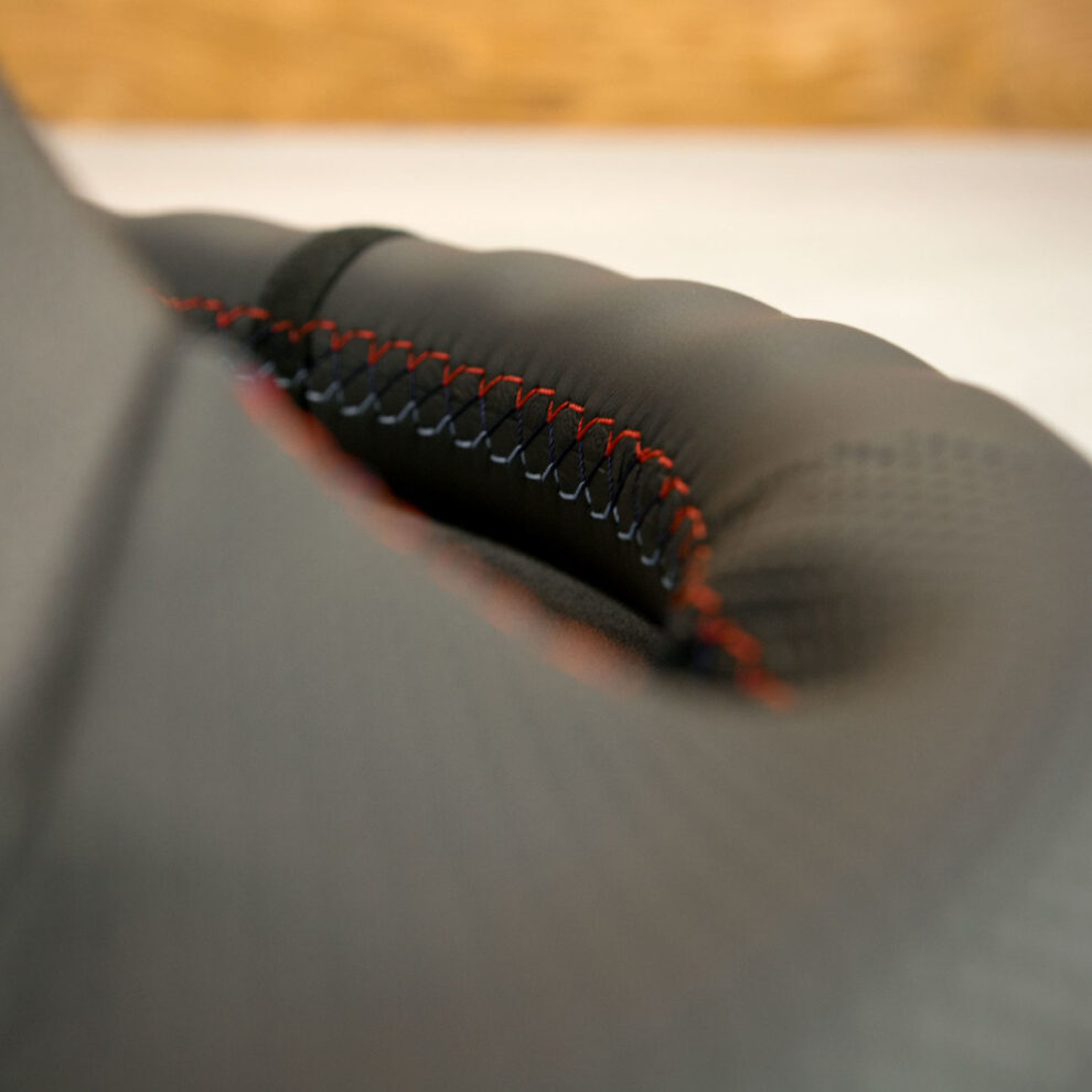 Modyfikacja i obszycie kierownicy BMW E83