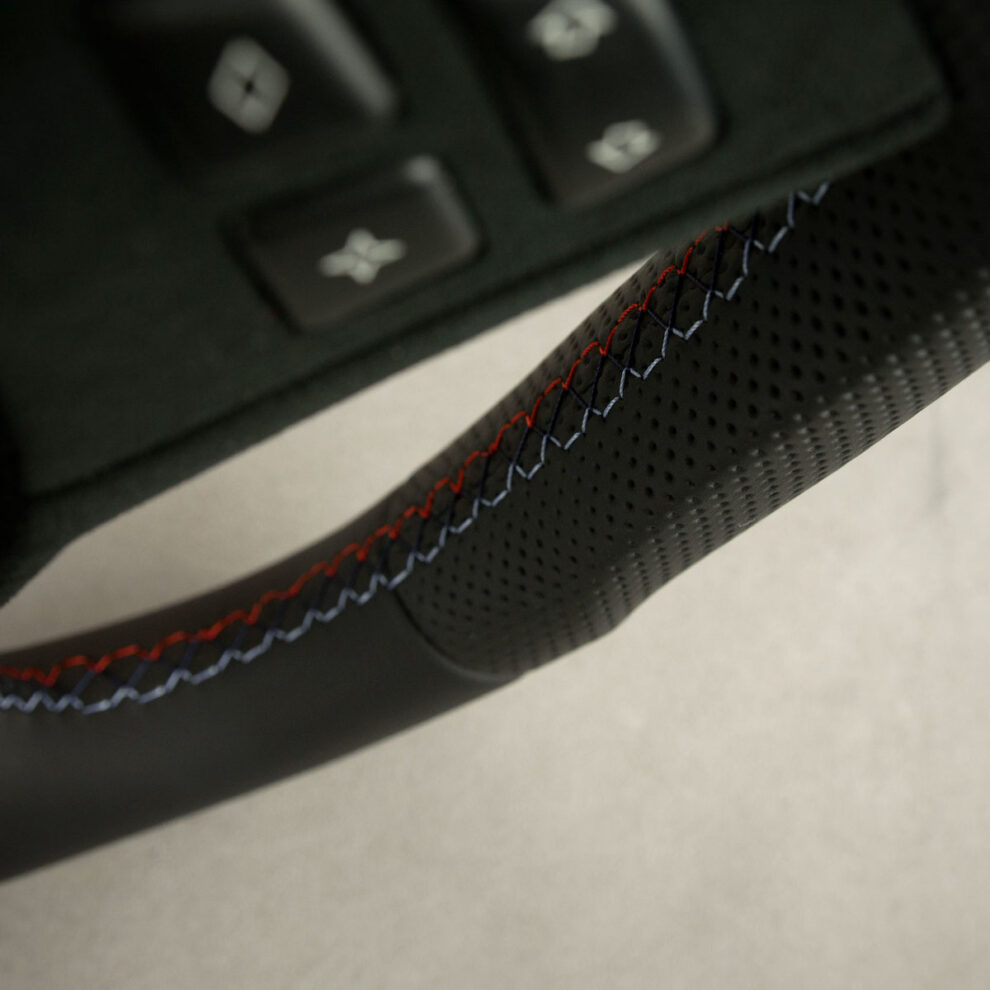 Modyfikacja i obszycie kierownicy BMW E83