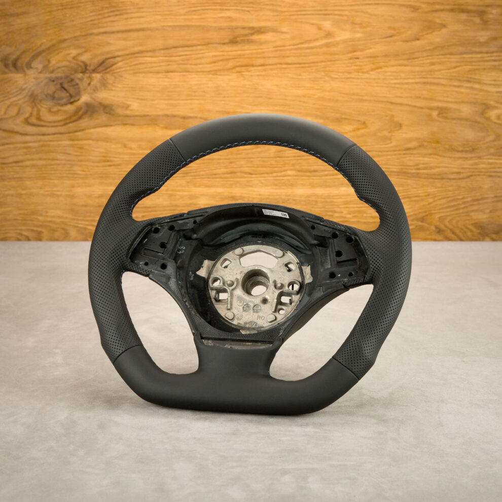 Modyfikacja i obszycie kierownicy BMW E90