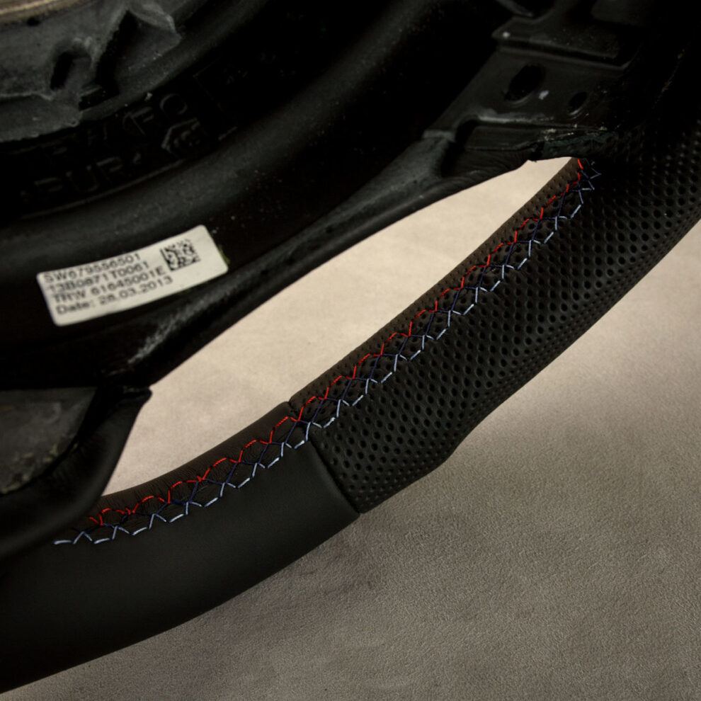 Modyfikacja i obszycie kierownicy BMW E90