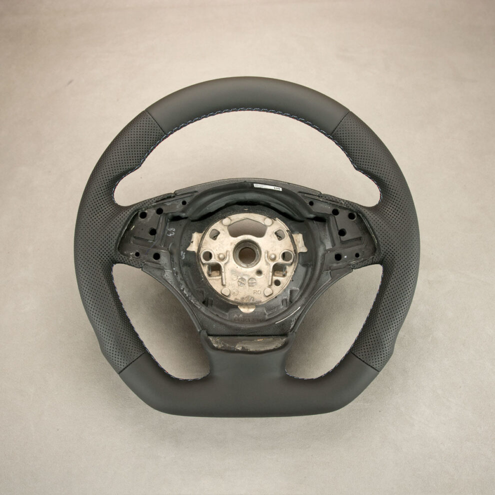Modyfikacja i obszycie kierownicy BMW E90