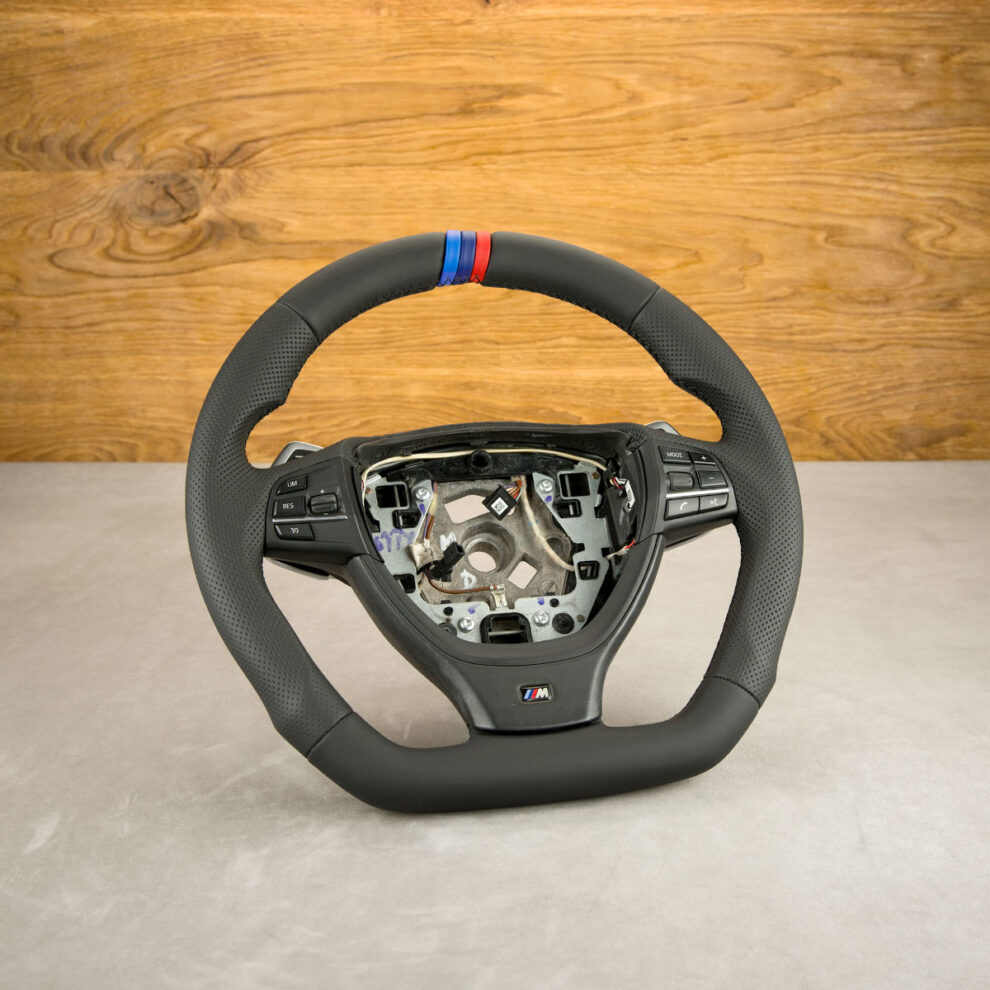 Modyfikacja i obszycie kierownicy BMW F11