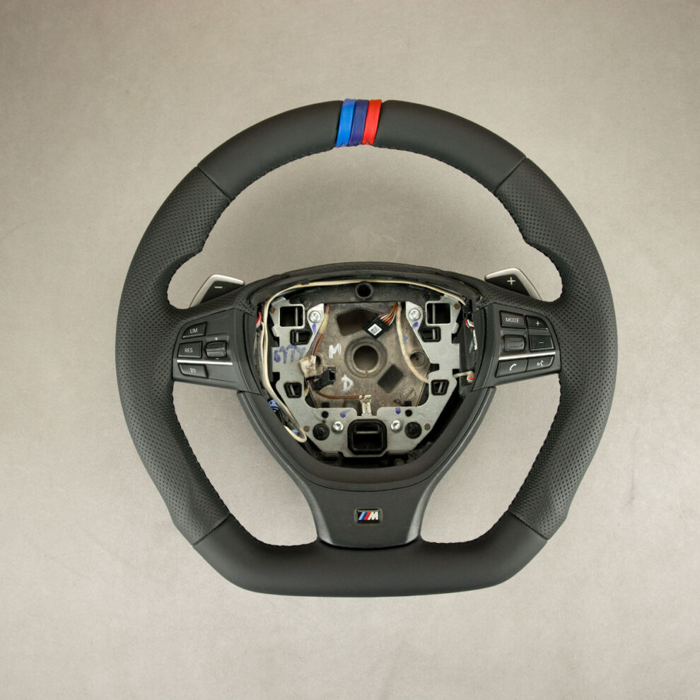 Modyfikacja i obszycie kierownicy BMW F11