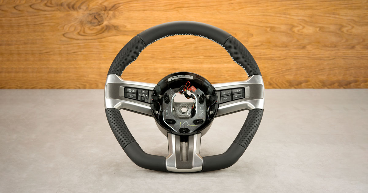 Modyfikacja i obszycie kierownicy Ford Mustang V