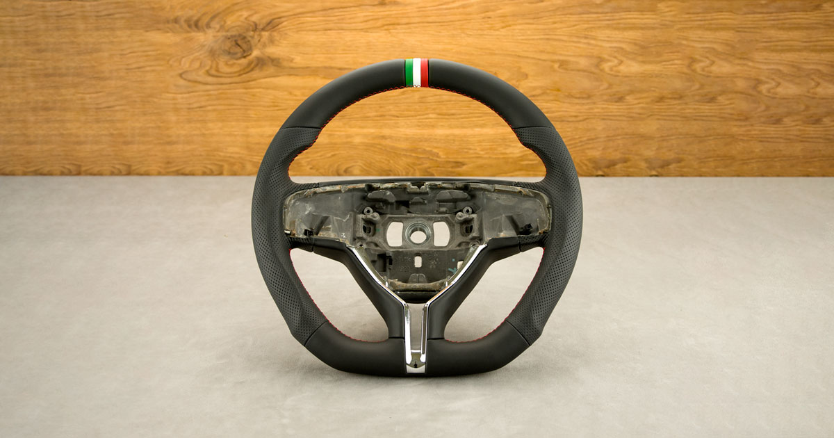 Modyfikacja i obszycie kierownicy Maserati Levante Modyfikacja i obszycie kierownicy Maserati Levante
