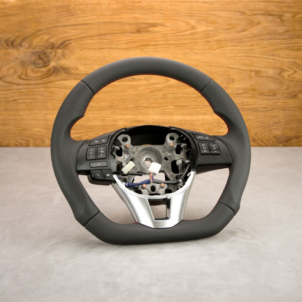 Modyfikacja i obszycie kierownicy Mazda 3