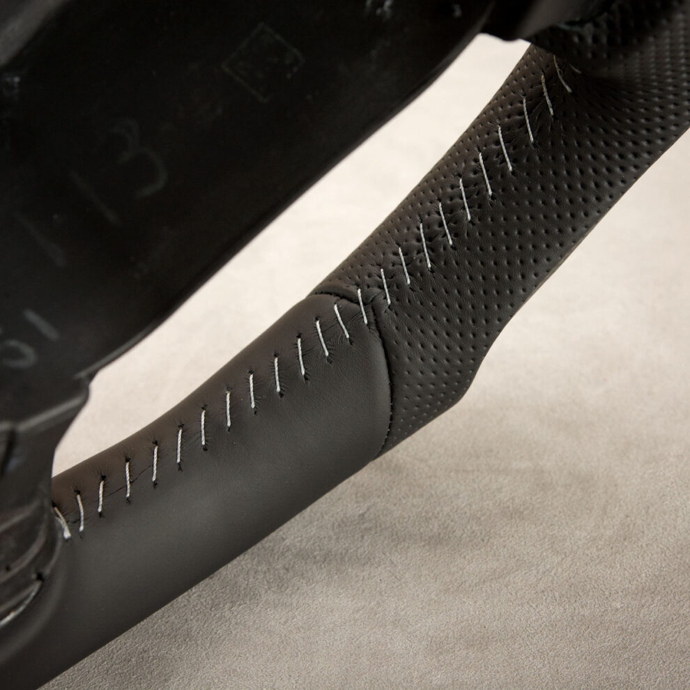 Modyfikacja i obszycie kierownicy Peugeot RCZ