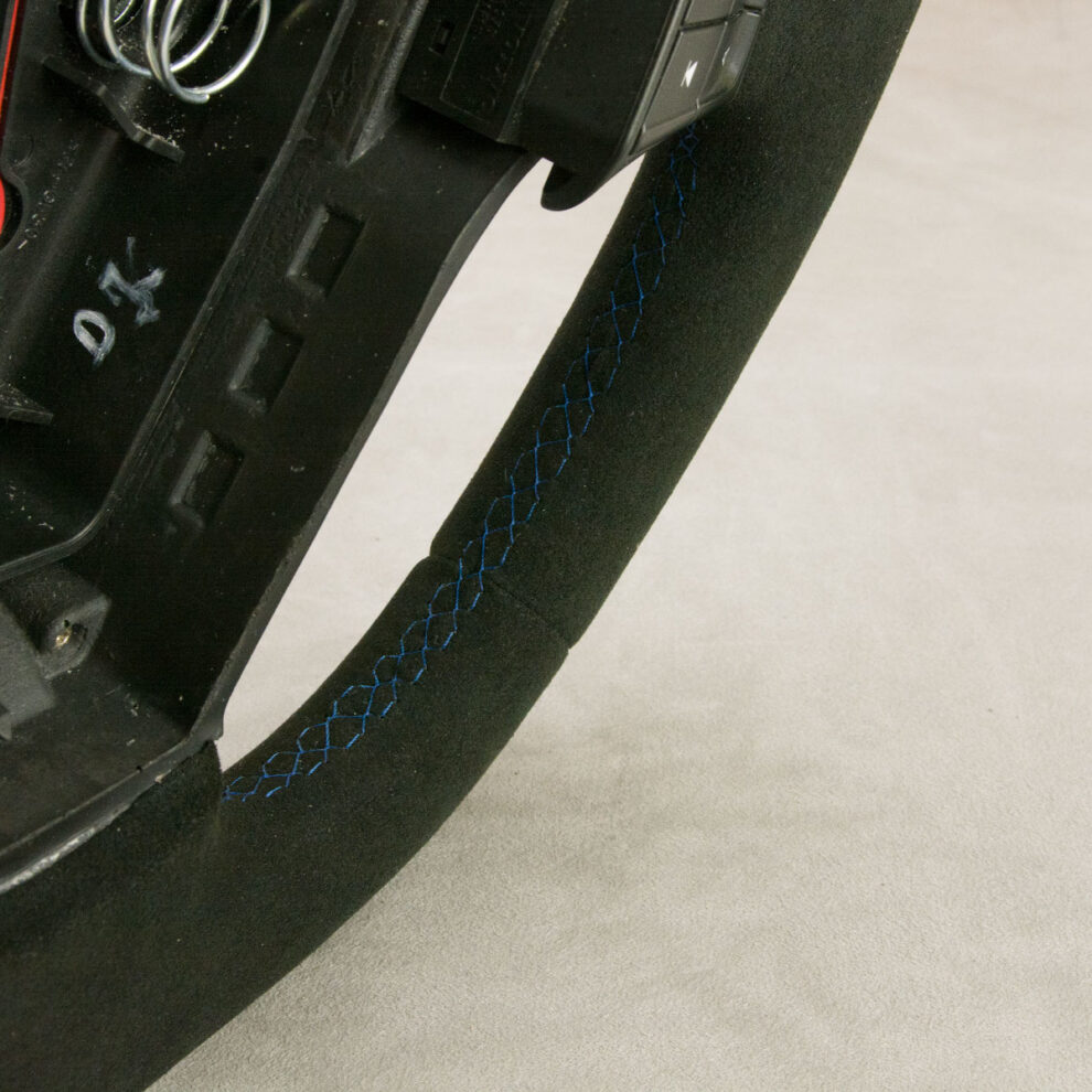 Modyfikacja i obszycie kierownicy Volvo C30