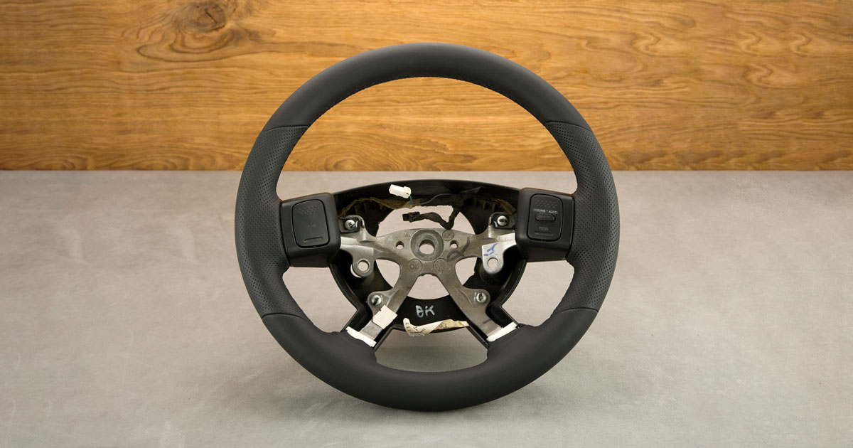 Modyfikacja i obszycie kierownicy Dodge Ram (2004) Modyfikacja i obszycie kierownicy Dodge Ram (2004)