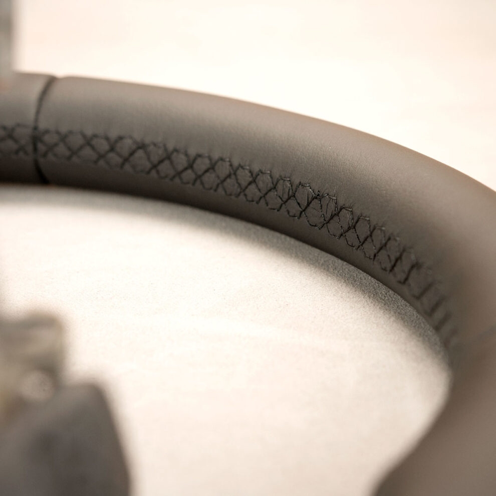 Modyfikacja i obszycie kierownicy Infiniti G35