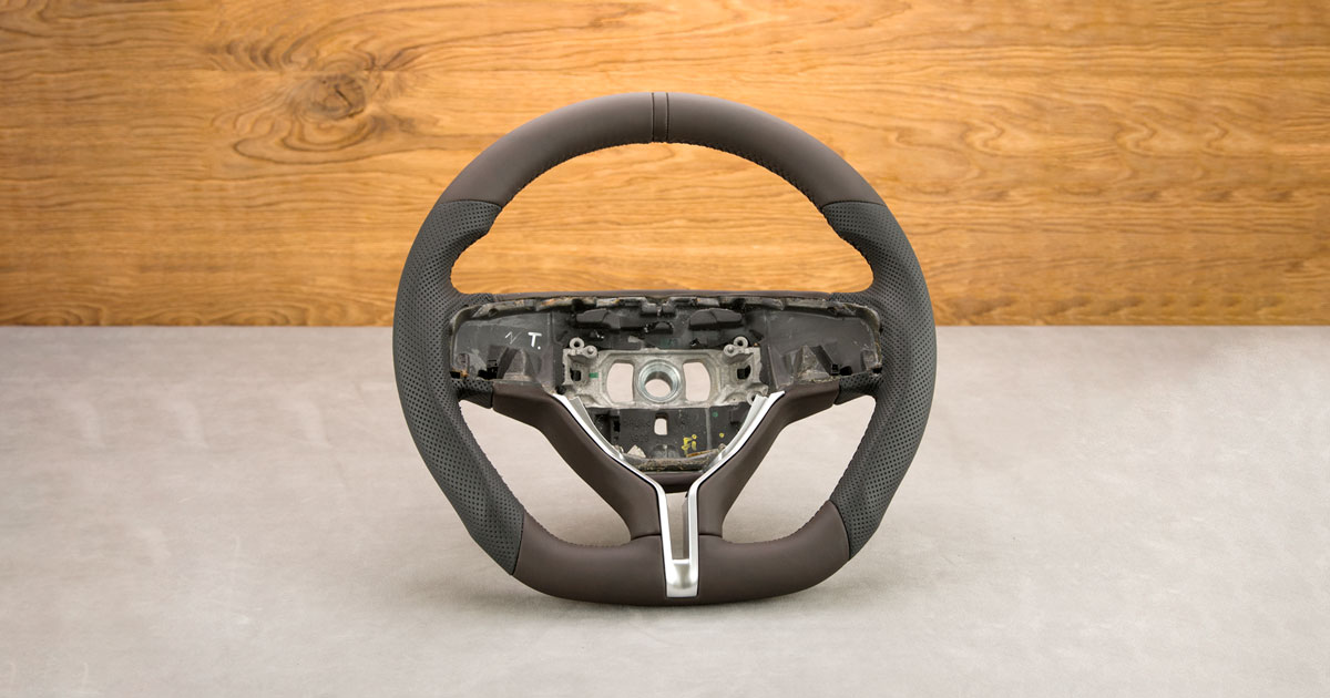 Modyfikacja i obszycie kierownicy Maserati Ghibli