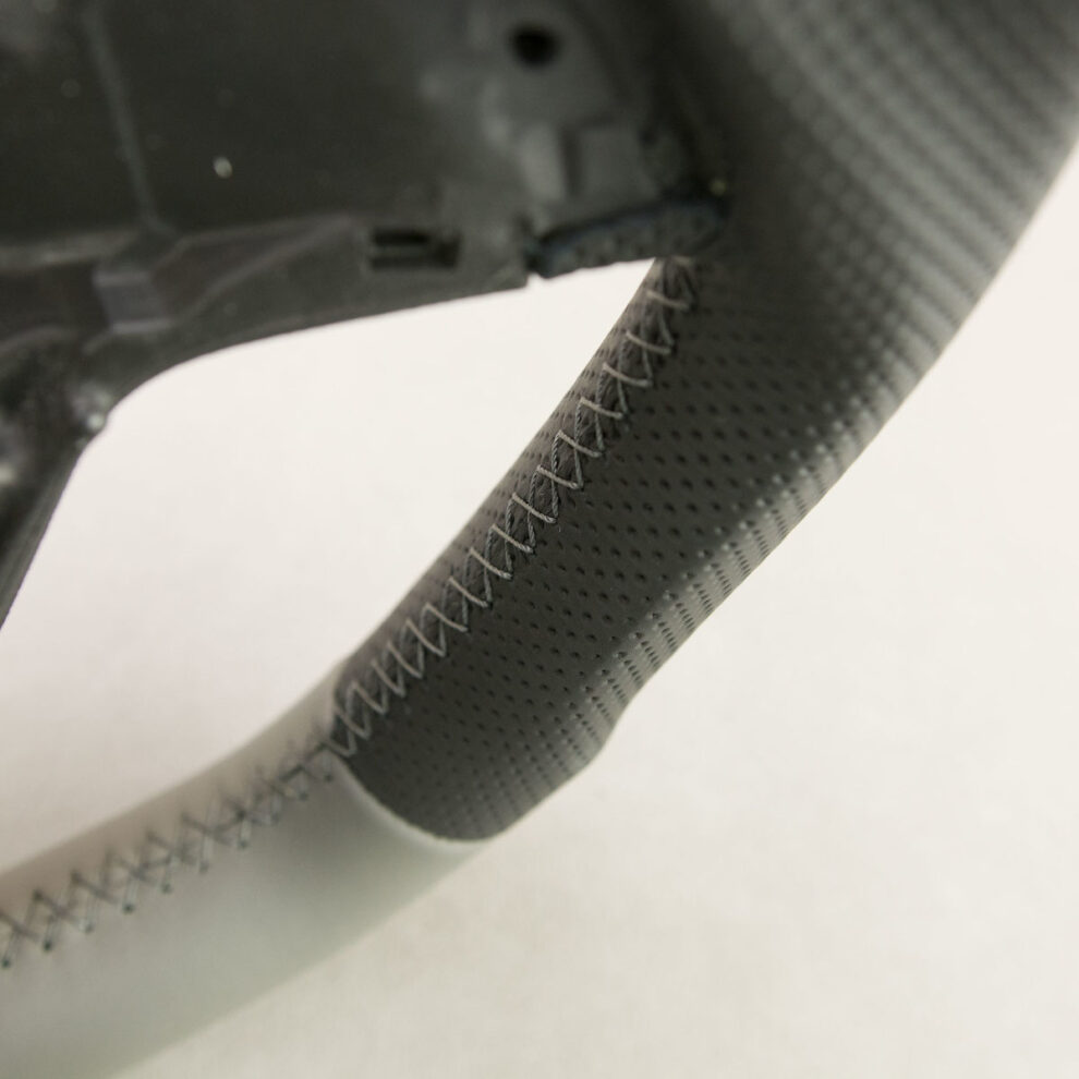 Modyfikacja i obszycie kierownicy Volkswagen Caravelle T6