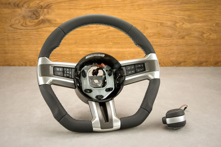 Modyfikacja i obszycie kierownicy Ford Mustang V