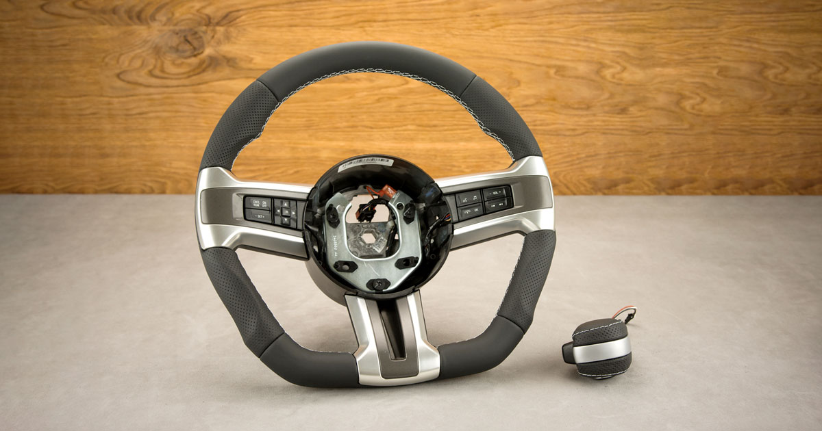 Modyfikacja i obszycie kierownicy Ford Mustang V Modyfikacja i obszycie kierownicy Ford Mustang V