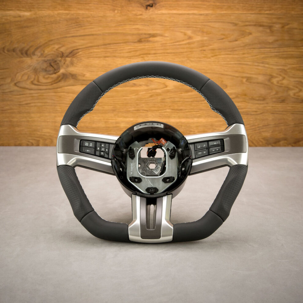 Modyfikacja i obszycie kierownicy Ford Mustang V